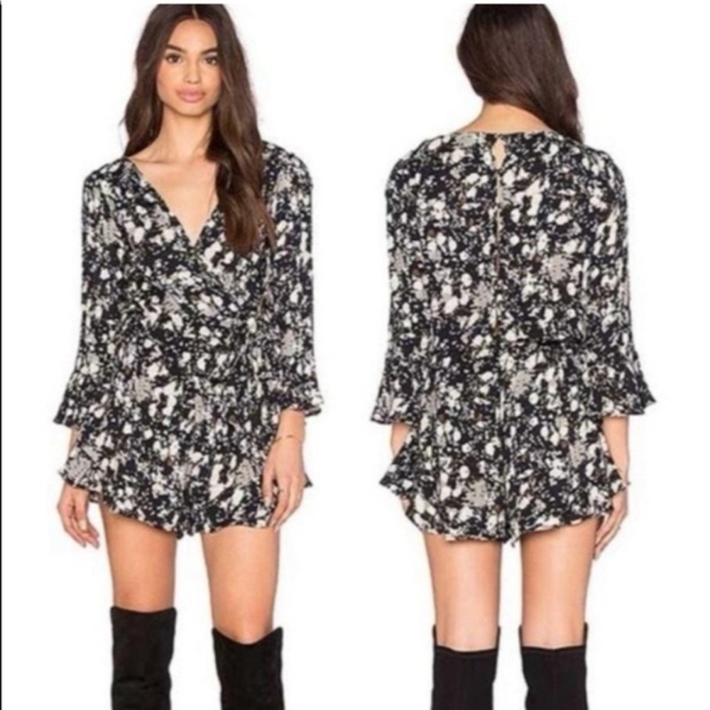 Free People Floral Romper Playsuit Black All The Right Ruffles Bell Sleeve M - Picture 12 of 15